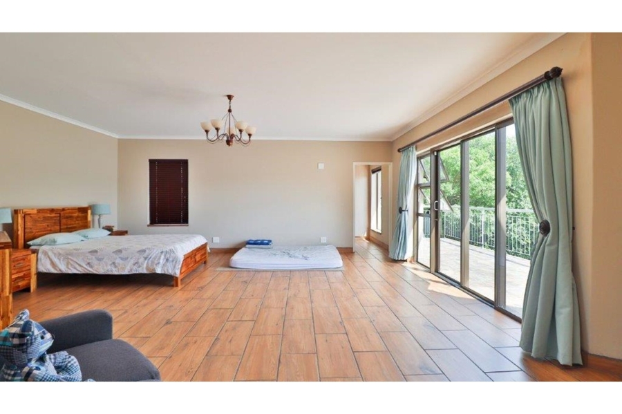 6 Bedroom Property for Sale in Lovemore Park Eastern Cape